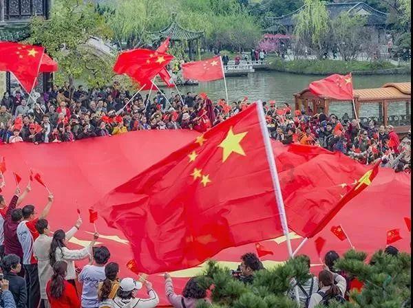 爱上了一个已婚男同事,没有表白,现在他好像知道了,只是我们都在装傻,我要告白吗?-高效便捷的有问必答平台